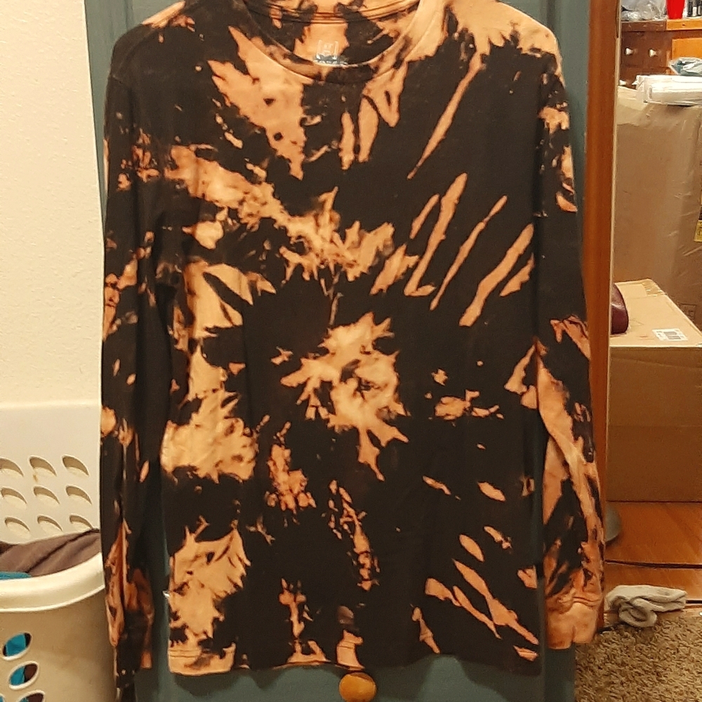 Long sleeve reverse tye dye